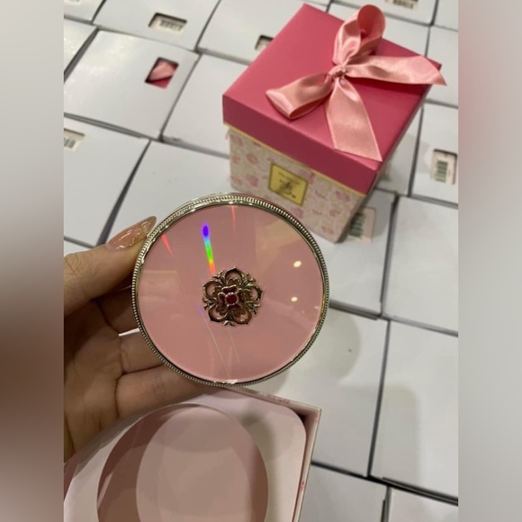 The saga of Xiu Pink Peony Special Edition Jadan Sun Glow Cushion Set Shade #21 - Picture 2 of 7